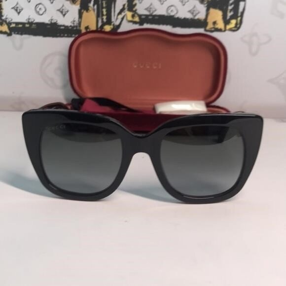 Gucci GG0163SN 001 – Women’s Butterfly Cat-Eye Sunglasses ✨ - Picture 7 of 12